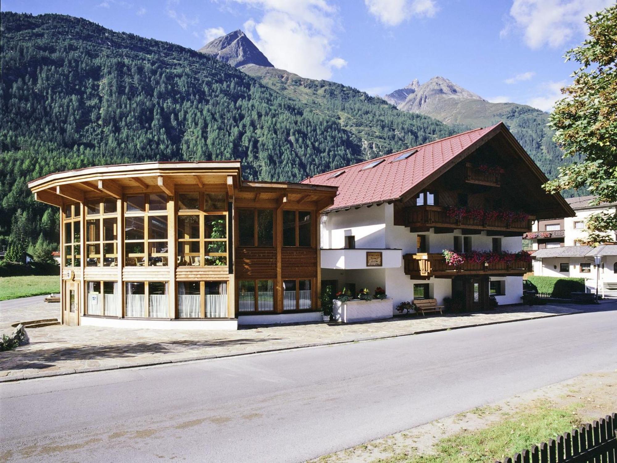 Comfortable Apartment In L Ngenfeld With Ski Storage Längenfeld Extérieur photo